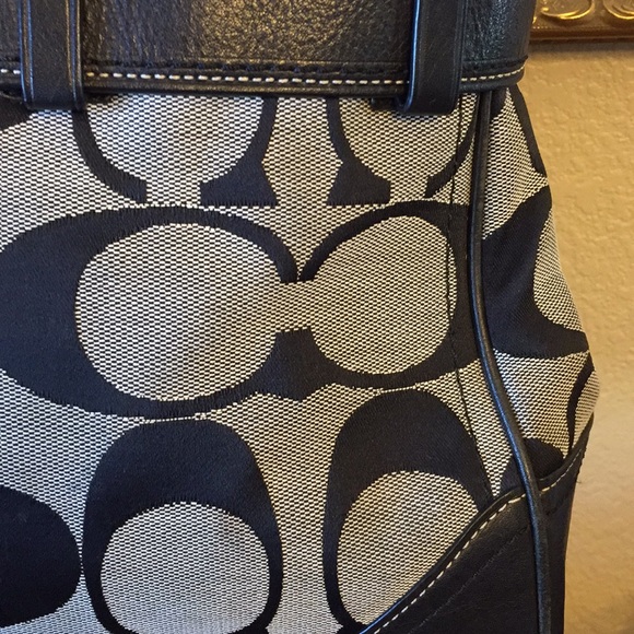 Coach Signature Jacquard and leather purse - Picture 5 of 8